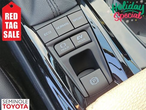 Used 2025 Toyota Camry XSE image 28