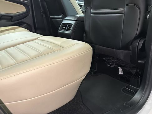 Used 2020 Ford Edge SEL w/ Convenience Package image 27