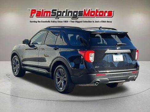 Certified 2022 Ford Explorer XLT w/ Equipment Group 202A image 3