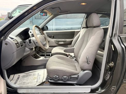 Used 2002 Hyundai Accent GS FWD image 9