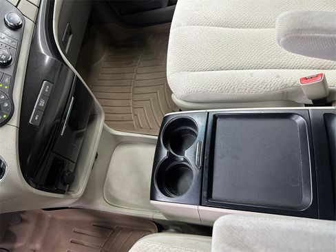 Used 2011 Toyota Sienna LE image 29