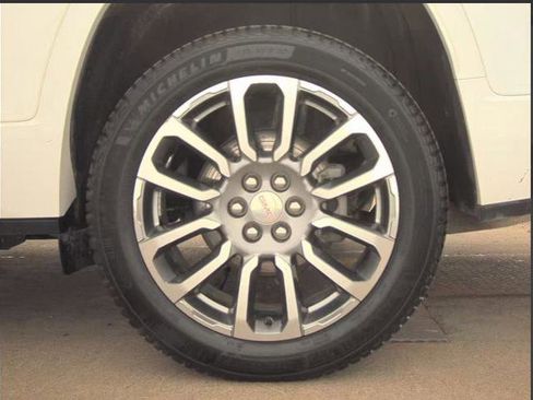 Used 2023 GMC Acadia Denali image 13