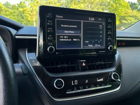 Used 2021 Toyota Corolla LE FWD image 35