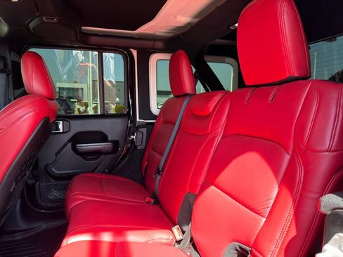Used 2020 Jeep Wrangler Unlimited Rubicon AWD/4WD image 32
