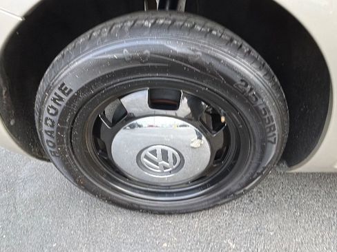 Used 2013 Volkswagen Beetle 2.5 image 38