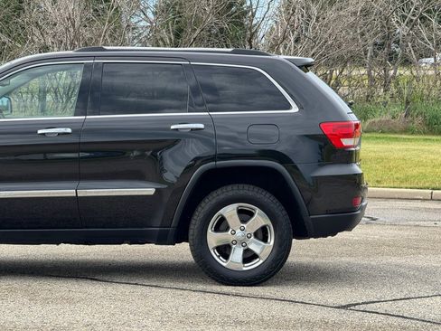 Used 2013 Jeep Grand Cherokee Limited w/ Luxury Group II AWD/4WD image 14