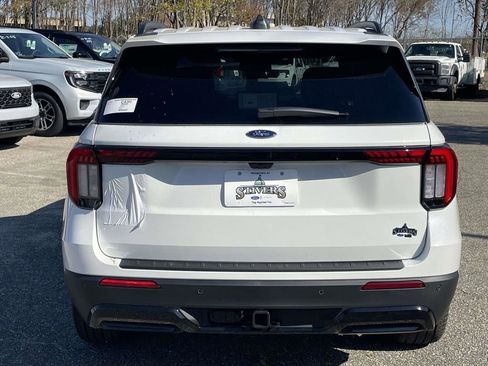 New 2026 Ford Explorer ST-Line w/ ST-Line Street Pack RWD image 4