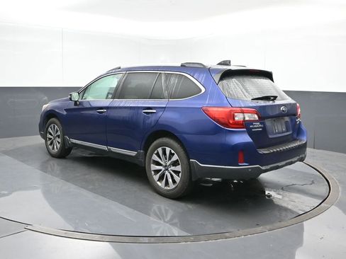 Used 2017 Subaru Outback 2.5i Touring w/ Popular Package #5A image 4