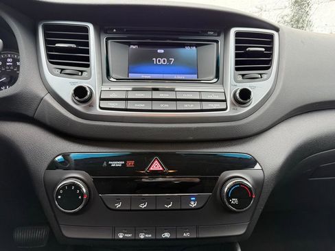 Used 2018 Hyundai Tucson SE image 20