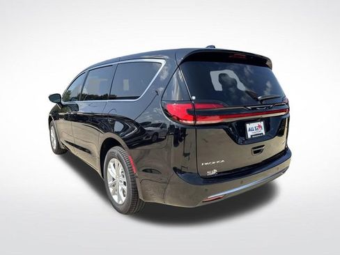 New 2027 Chrysler Pacifica Select AWD/4WD image 5