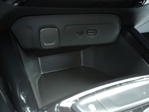 Used 2024 Chevrolet Trax LT w/ LT Convenience Package FWD image 37