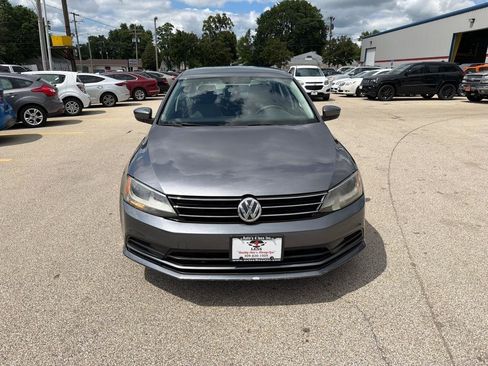Used 2017 Volkswagen Jetta S FWD image 3