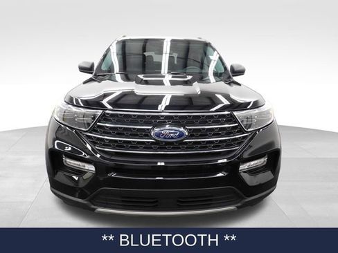 Used 2023 Ford Explorer XLT w/ Equipment Group 202A image 3