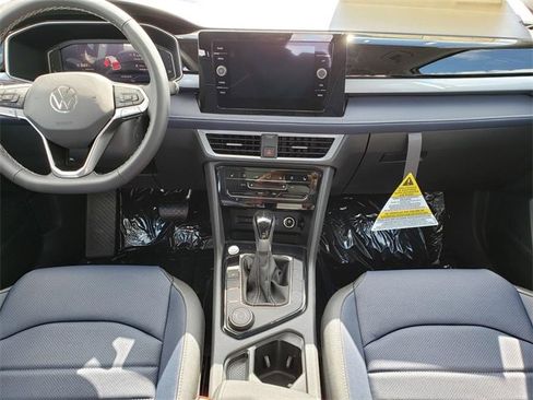 New 2025 Volkswagen Taos SEL image 9