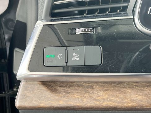 Used 2019 Audi Q8 Premium Plus AWD/4WD image 10
