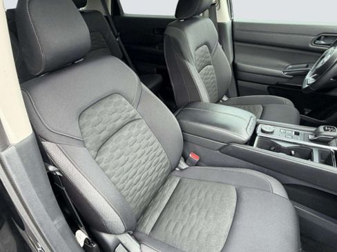 Used 2025 Nissan Pathfinder SV AWD/4WD image 24