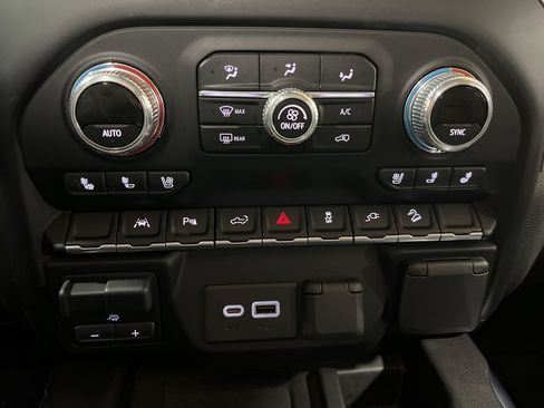 Used 2022 GMC Sierra 1500 SLT w/ SLT Premium Plus Package image 32