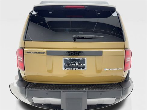 Used 2024 Toyota Land Cruiser image 11