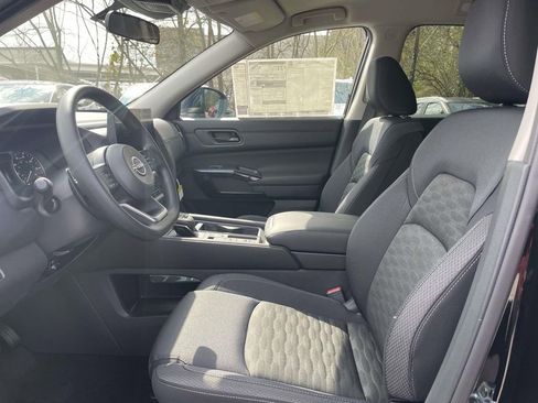New 2026 Nissan Pathfinder S image 12