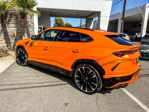 Used 2021 Lamborghini Urus AWD/4WD image 4
