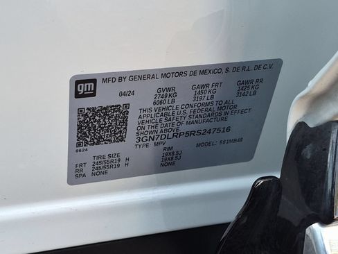Used 2024 Chevrolet Equinox EV LT FWD image 30