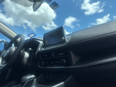 Certified 2024 Nissan Rogue SV FWD image 24
