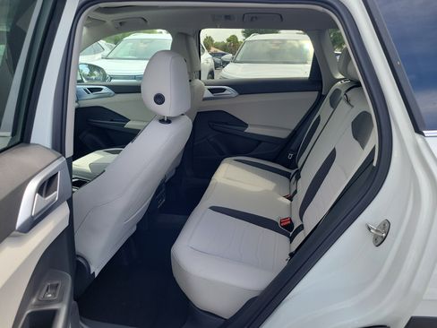 New 2026 Volkswagen Taos SE FWD image 11