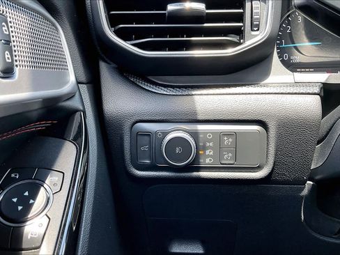 Used 2022 Ford Explorer ST-Line RWD image 36