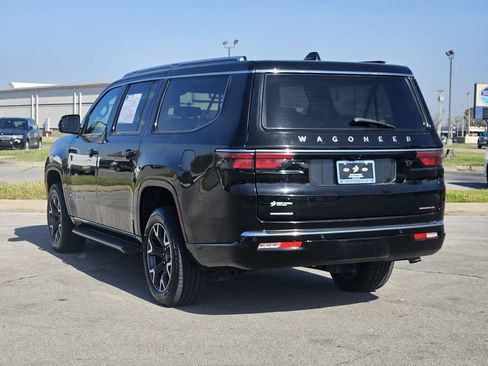 Used 2023 Jeep Wagoneer L Series III w/ Preferred Equipment Group AWD/4WD image 3
