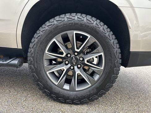 Used 2024 Chevrolet Tahoe Z71 w/ Luxury Package AWD/4WD image 55