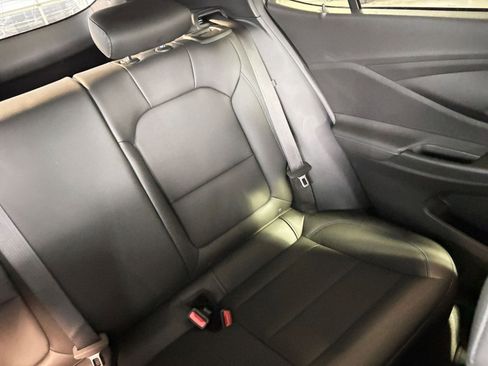 Used 2025 Buick Envista Sport Touring image 36