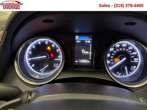 Used 2019 Toyota Camry SE image 17