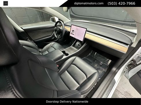 Used 2020 Tesla Model 3 Long Range image 18