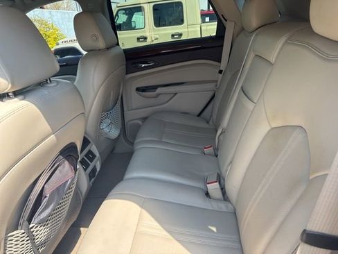 Used 2016 Cadillac SRX Luxury w/ Driver Awareness Package image 7