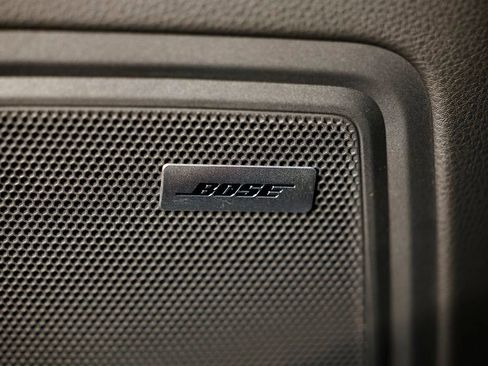 New 2026 Porsche Macan image 16