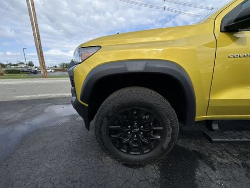 Used 2023 Chevrolet Colorado Trail Boss w/ Technology Package AWD/4WD image 10