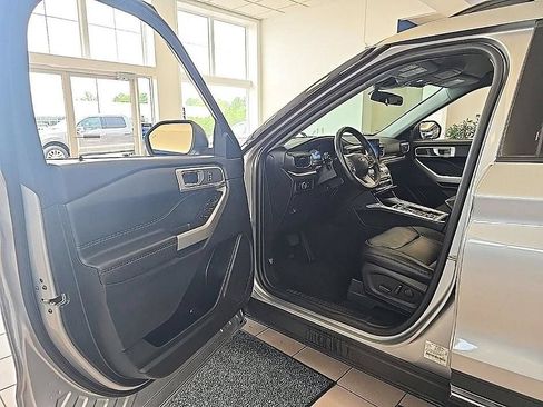Used 2023 Ford Explorer XLT w/ Equipment Group 202A AWD/4WD image 12