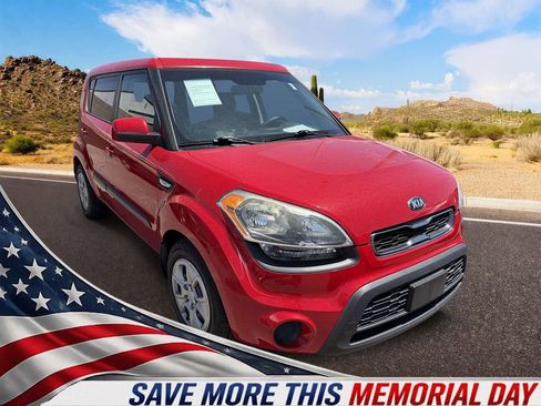 Used 2013 Kia Soul FWD image 1