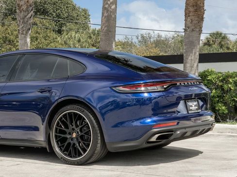 Used 2022 Porsche Panamera image 5