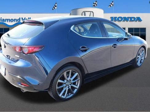 Used 2020 MAZDA MAZDA3 Hatchback FWD image 8