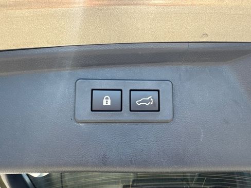 Used 2025 Subaru Outback Premium w/ Popular Package #1 AWD/4WD image 20