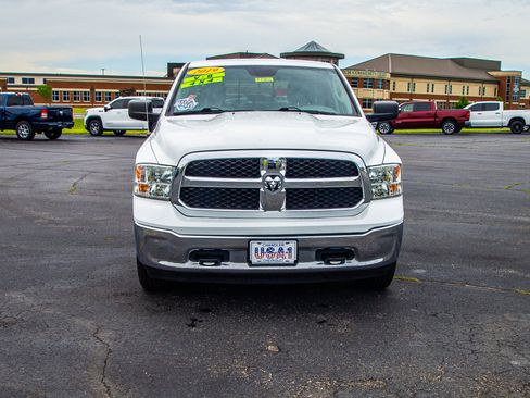Used 2019 RAM 1500 Classic SLT w/ Protection Group AWD/4WD image 2