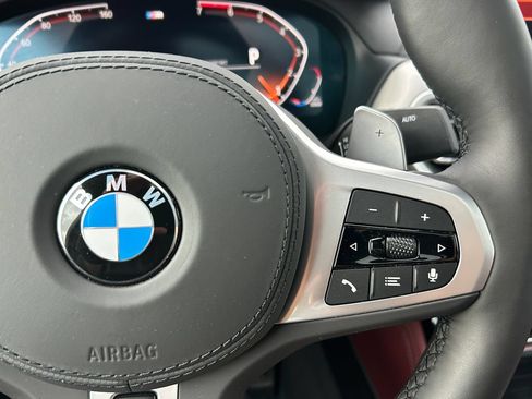 Used 2025 BMW X4 xDrive30i w/ M Sport Package AWD/4WD image 20
