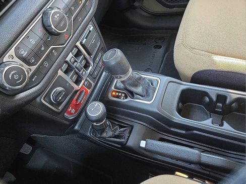 New 2026 Jeep Gladiator Willys AWD/4WD image 25