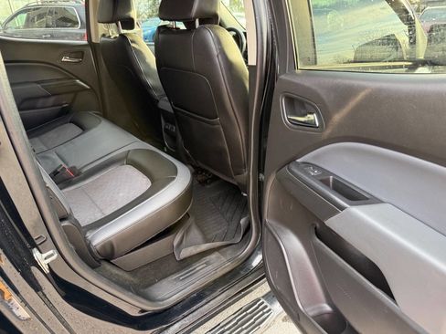 Used 2016 Chevrolet Colorado Z71 w/ Z71 Midnight Edition image 11