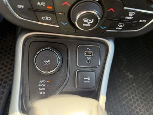 Certified 2018 Jeep Compass Latitude w/ Popular Equipment Group AWD/4WD image 26
