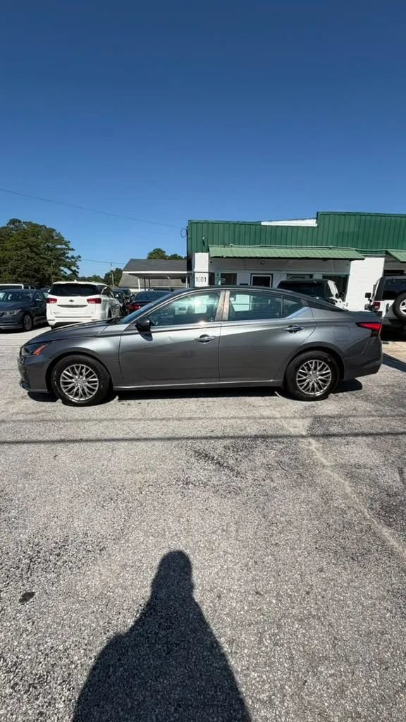 Used 2023 Nissan Altima 2.5 S FWD image 4