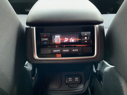 Certified 2022 Subaru Ascent Premium w/ Convenience Package image 32