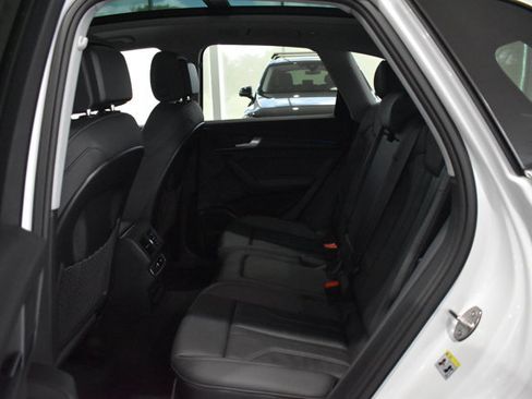 Used 2025 Audi Q5 2.0T Premium Plus w/ Premium Plus Package AWD/4WD image 24