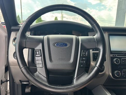 Used 2015 Ford Expedition XLT w/ Equipment Group 202A image 22
